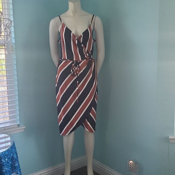 41 Hawthorn Annora Faux Wrap Knit Dress - Picture 1 of 11